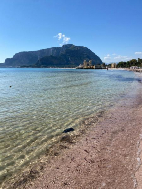 Mondello sweet home, Palermo